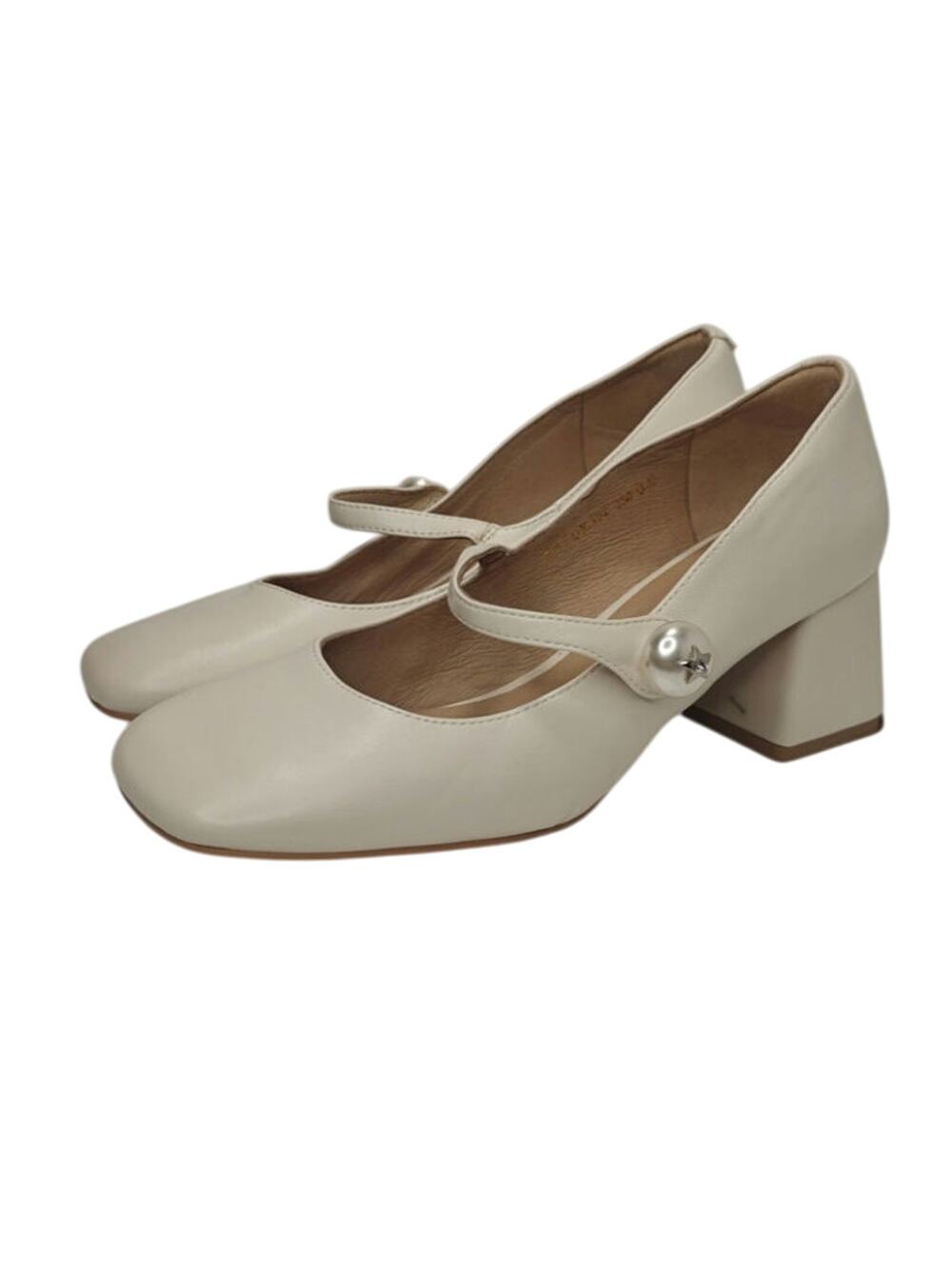White heeled pearl Mary Janes by 15Mins sz 1.5